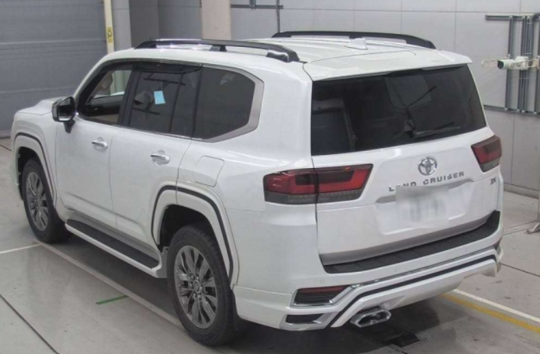 Toyota Land Cruiser ZX 2025